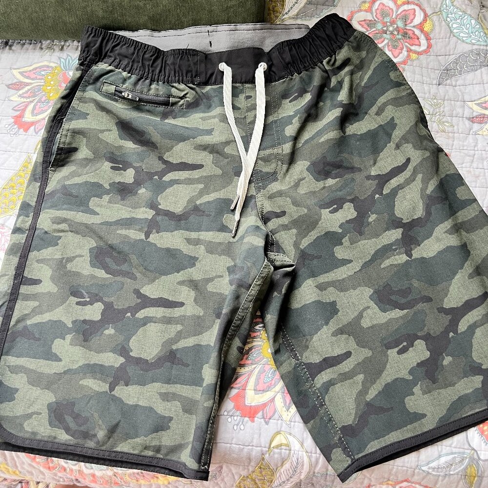 Men's Vuori Shorts M Camo